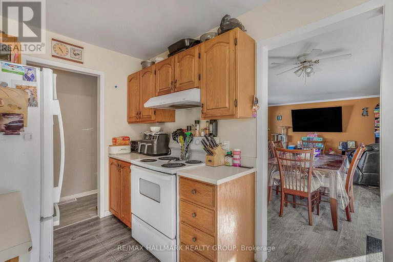 29017569/912-pattee-road-e/champlain-twp/champlain/ontario/K6A2R2_14