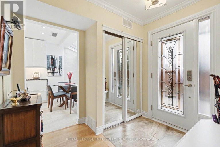 29619468/30-100-hillside-drive/viscount-alexander-park/ottawa/ontario/K1K4J4_2