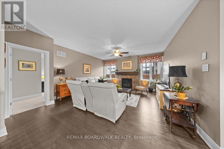 29612405/279-sceptre-way/emerald-meadowstrailwest/ottawa/ontario/K2V0C6_18