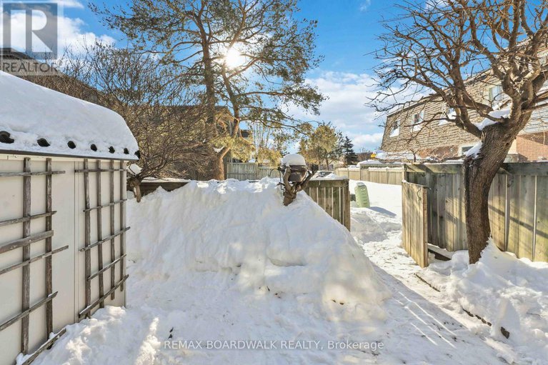 29341768/13-corley-private/heron-gateindustrial-park/ottawa/ontario/K1V8T7_27