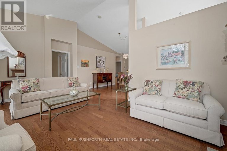 29468435/47-peregrine-crescent/bridlewood/ottawa/ontario/K2M2T2_7