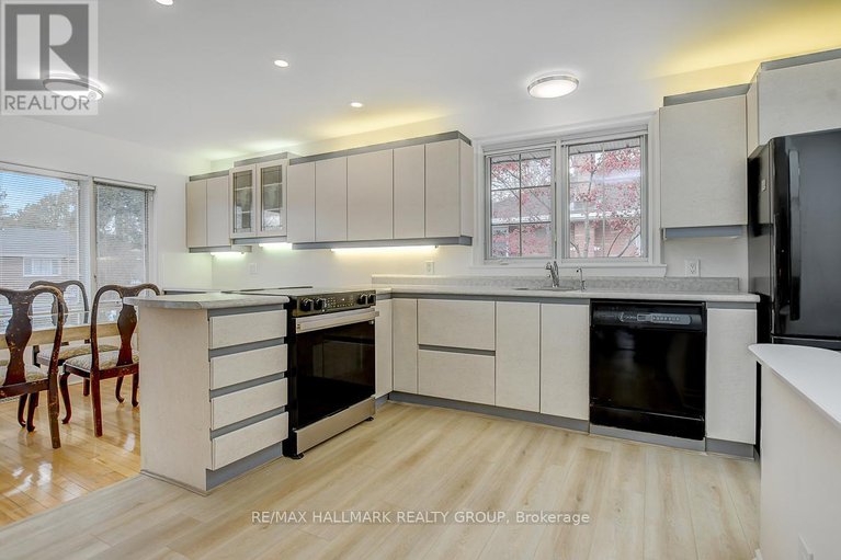 29145241/13-dunham-street/cardinal-heights/ottawa/ontario/K1J7L5_11