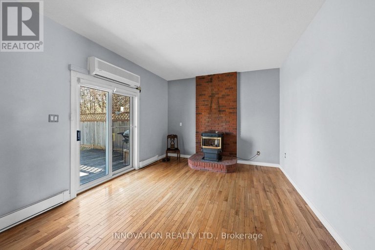 29648459/114-poole-street/fitzroy/ottawa/ontario/K0A1X0_12