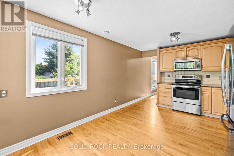 29353006/1631-charbonneau-street/bilberry-creekqueenswood-heights/ottawa/ontario/K1E2J6_16