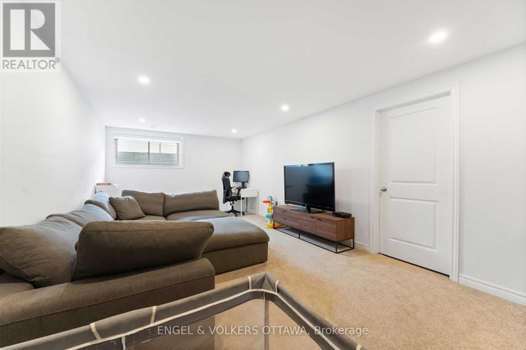 29006127/781-cairn-crescent/mer-bleuebradley-estatesanderson-park/ottawa/ontario/K1W0P7_39