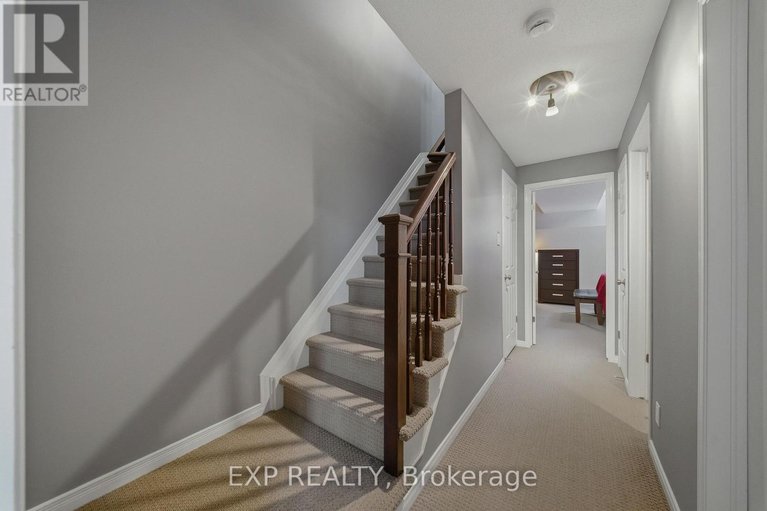 29653464/300-london-terrace/manor-park/ottawa/ontario/K1K2W2_13