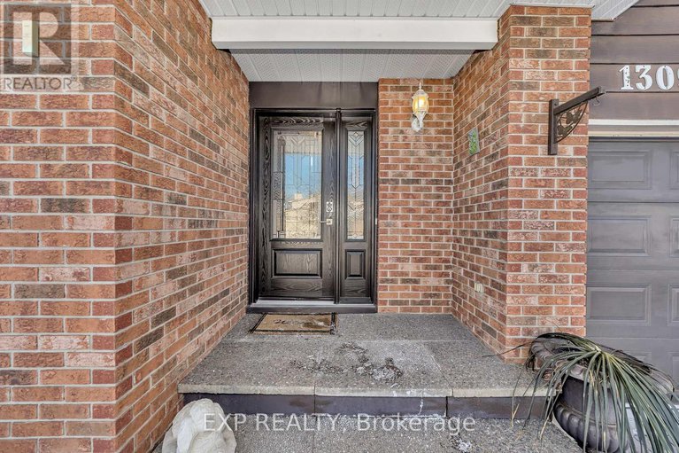 28592981/1309-plante-drive/hunt-clubwestern-community/ottawa/ontario/K1V9Z8_3
