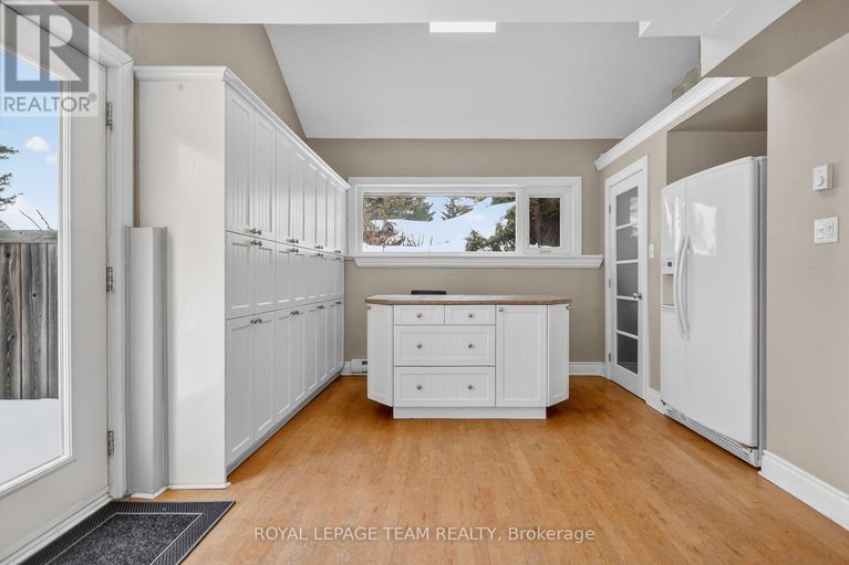 29422751/5965-rideau-valley-drive-n/manotick-south-to-roger-stevens/ottawa/ontario/K4M1B3_8