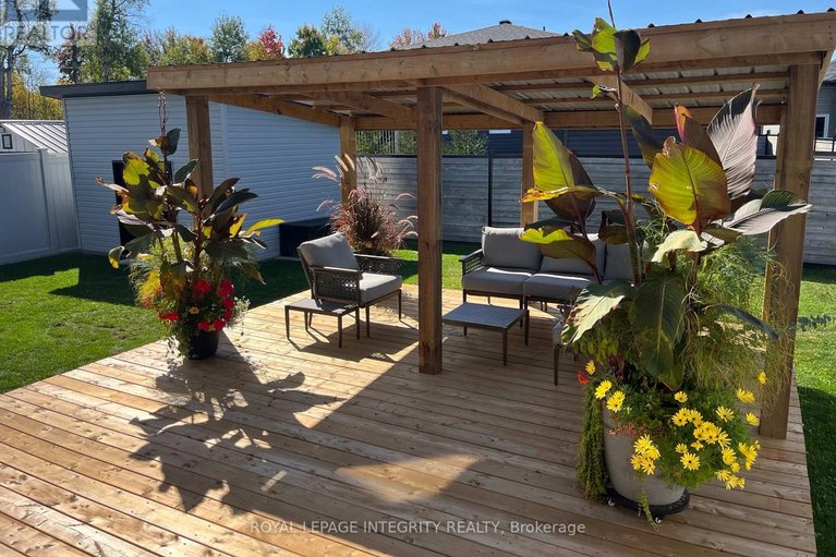 29651111/204-hybrid-street/embrun/russell/ontario/K0A1W0_32