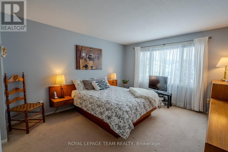 29296774/118-seabrooke-drive/glencairnhazeldean/ottawa/ontario/K2L2R4_21