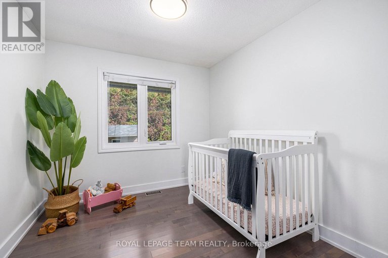 28932180/13-pritchard-drive/manordale/ottawa/ontario/K2G1B2_12