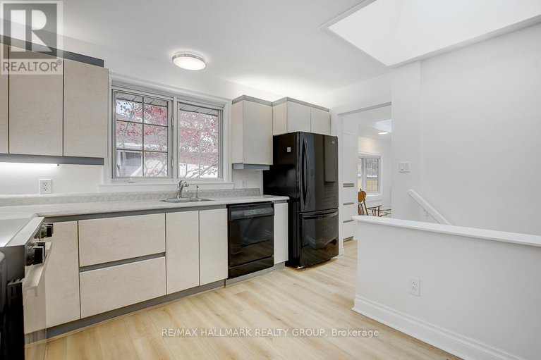 29145241/13-dunham-street/cardinal-heights/ottawa/ontario/K1J7L5_9