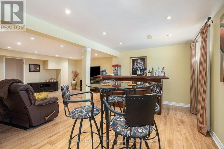 28466129/1340-georges-vanier-drive/cumberland-ridge/ottawa/ontario/K4C1R6_31