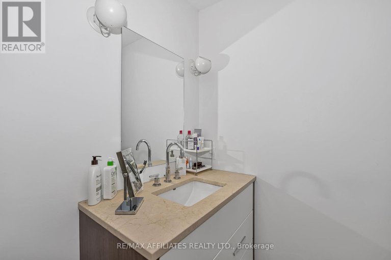 28545690/1807-111-champagne-avenue-s/west-centre-town/ottawa/ontario/K1S5V3_16