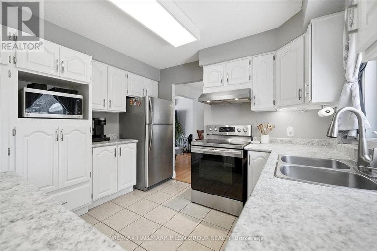 29408731/1326-dussere-street/convent-glen-south/ottawa/ontario/K1C1P4_9