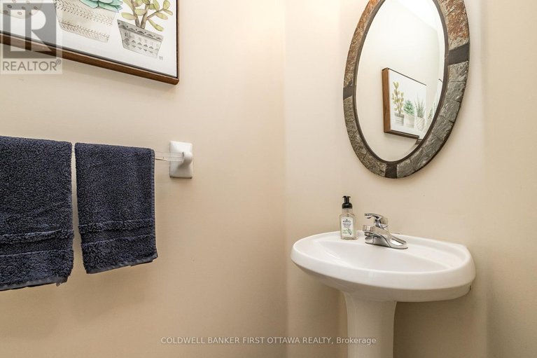 29047909/491-meadowbreeze-drive/emerald-meadowstrailwest/ottawa/ontario/K2M2T6_24