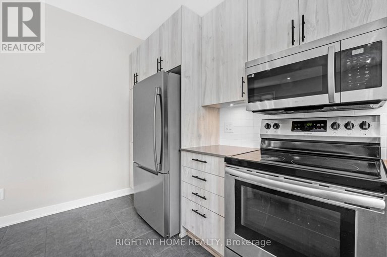 29218592/30-chasing-grove/btwn-franktown-rd-fallowfield-rd/ottawa/ontario/K0A2Z0_18