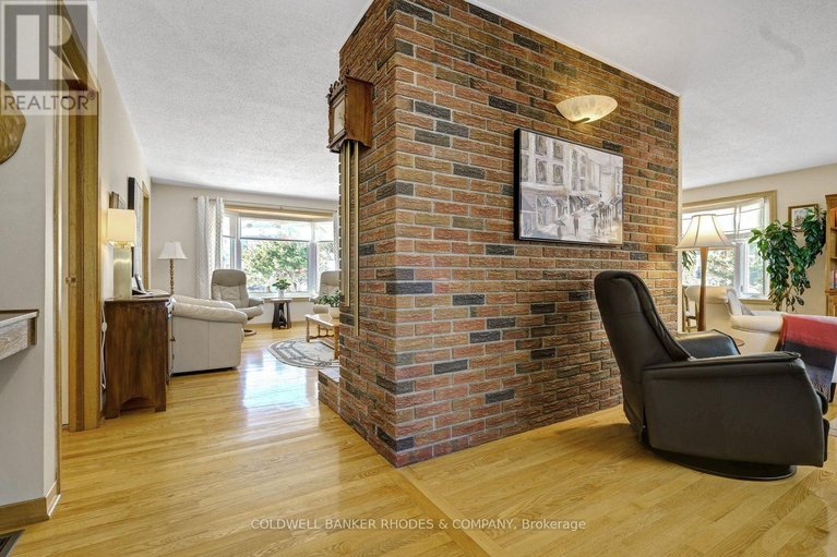 29319583/1550-northdale-street/pineview/ottawa/ontario/K1B4G8_4