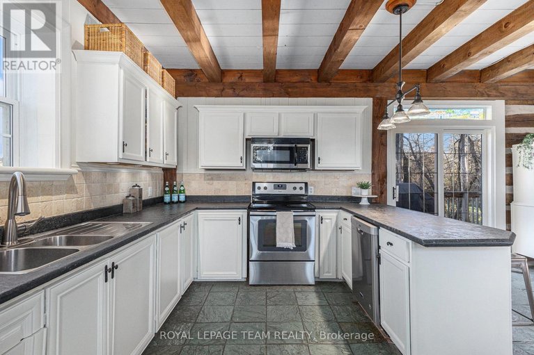 29613152/140-creek-drive/fitzroy/ottawa/ontario/K0A1X0_13