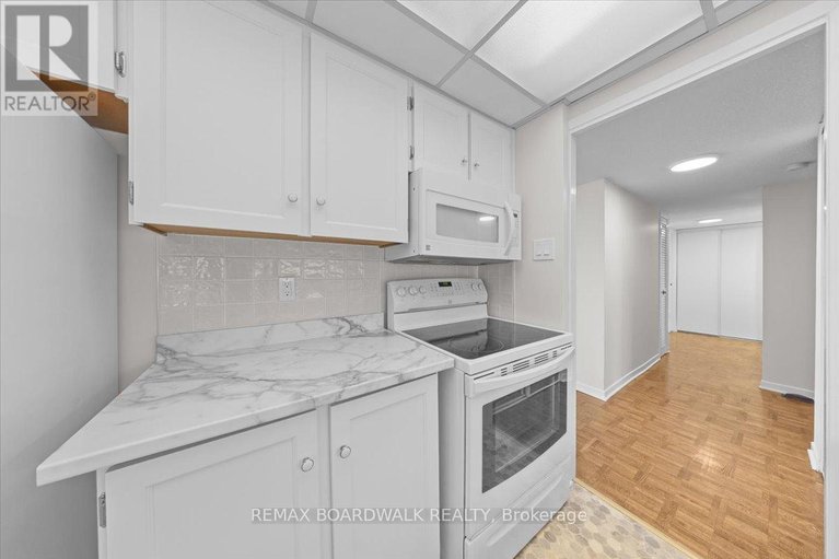 29678878/702-20-the-driveway-drive/ottawa-centregolden-triangle/ottawa/ontario/K2P1C8_6
