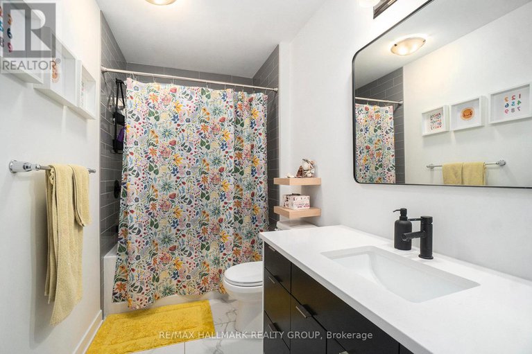 29088429/523-paakanaak-avenue/blossom-parkkemp-parkfindlay-creek/ottawa/ontario/K1X0H2_21