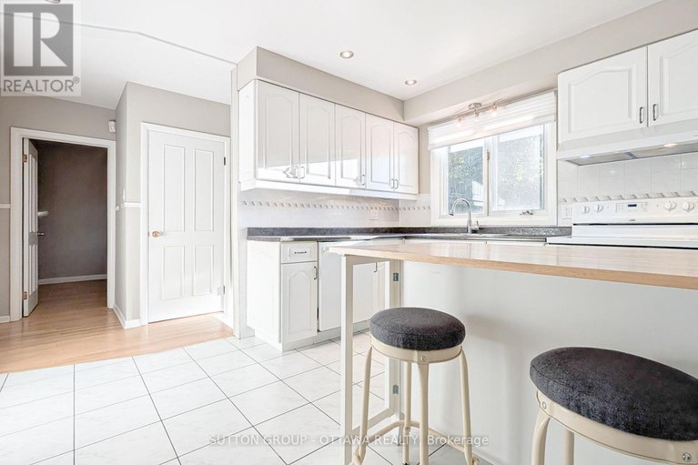 28861066/866-claude-street/castle-heightsrideau-high/ottawa/ontario/K1K2S6_8