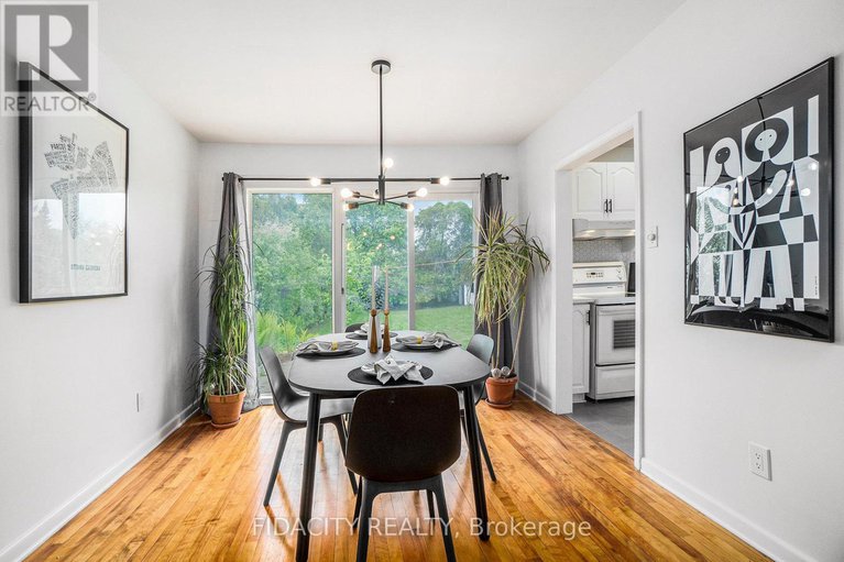 28372915/2147-iris-street/bel-air-park/ottawa/ontario/K2C1B4_8