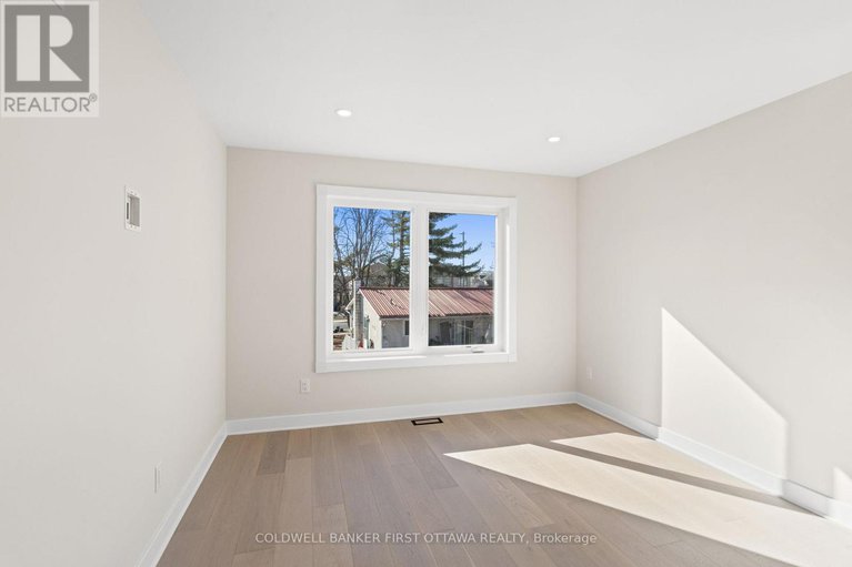 28450244/279-enclave-walk/mer-bleuebradley-estatesanderson-park/ottawa/ontario/K1W0J5_31