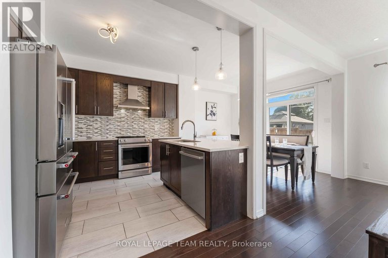 29159210/359-melodie-street/mer-bleuebradley-estatesanderson-park/ottawa/ontario/K1W0L8_10