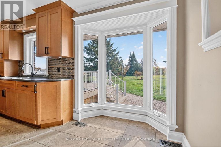 29085504/2772-harbison-road/rideau-twp-south-to-roger-stevens-drive/ottawa/ontario/K0A2Z0_21