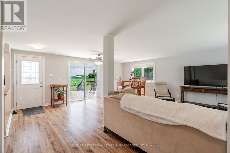 28596144/5616-akins-road-nw/btwn-franktown-rd-fallowfield-rd/ottawa/ontario/K2S1B8_5