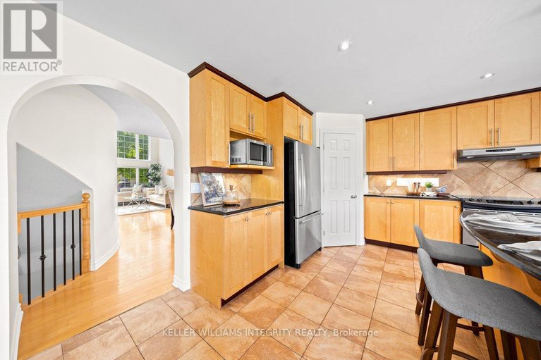 28490168/16-blackshire-circle/stonebridge/ottawa/ontario/K2J5L8_24