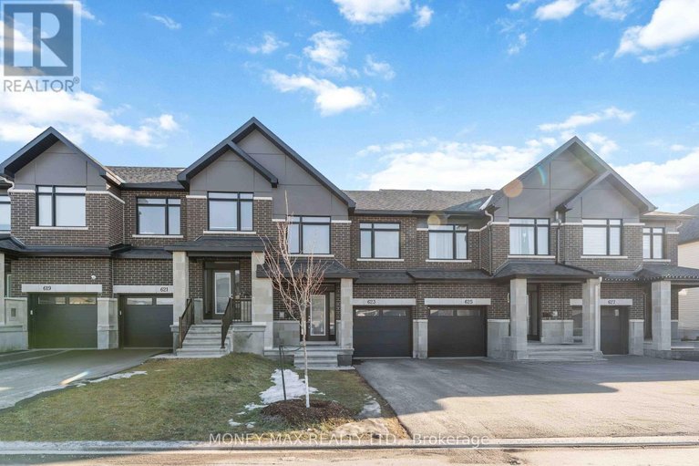 29471727/623-knotridge-street/mer-bleuebradley-estatesanderson-park/ottawa/ontario/K1W0C7_2