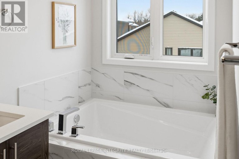 29280879/316-whitham-crescent/kemptville/north-grenville/ontario/K0G1J0_35