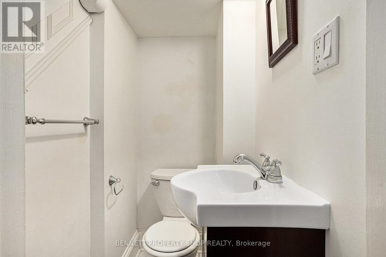 28245606/123-york-street/lower-townbyward-market/ottawa/ontario/K1N5T4_11