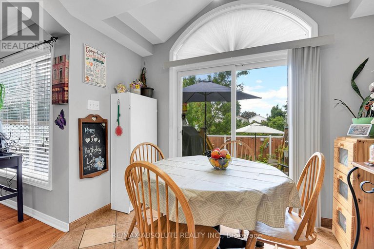 28640841/6142-arbourwood-drive/chapel-hill/ottawa/ontario/K1C7K8_15