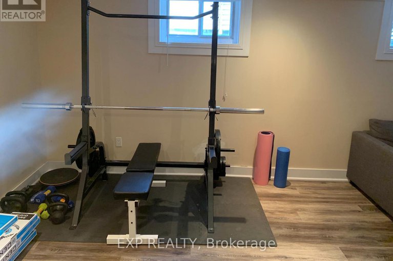 28543964/1552-caledon-street/riverview-park/ottawa/ontario/K1G0H9_32