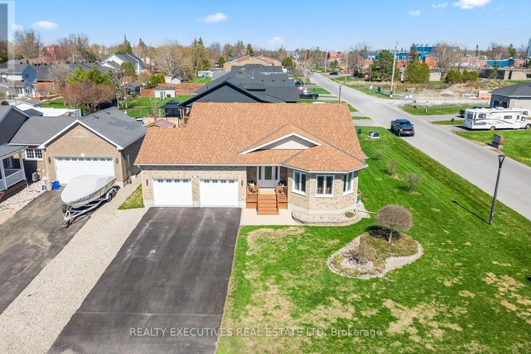 29681250/29-christie-lane/winchester/north-dundas/ontario/K0C2K0_36