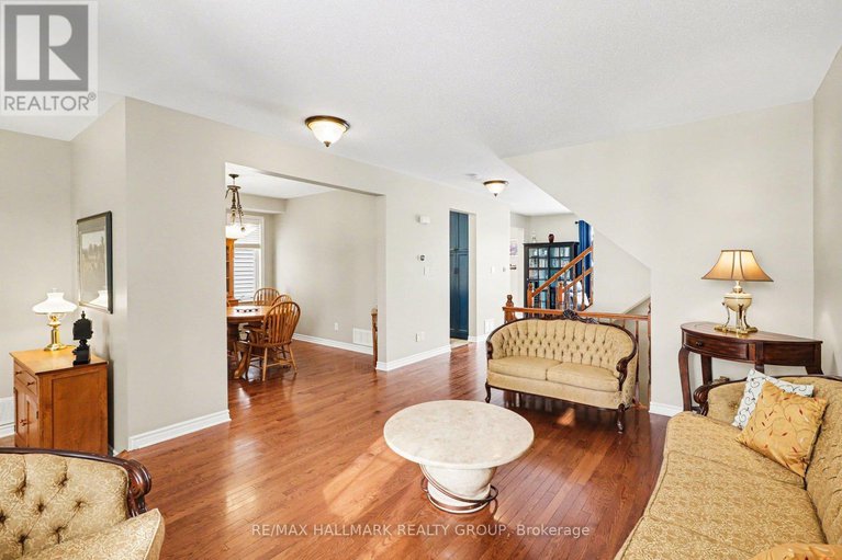 29357933/241-trail-side-circle/springridgeeast-village/ottawa/ontario/K4A5B5_5