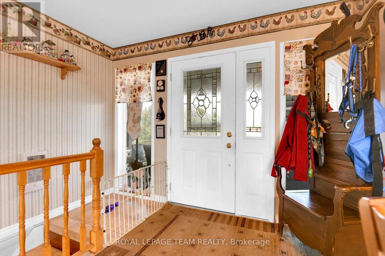 28525905/9-castleford-church-lane/horton-twp/horton/ontario/K7V3Z8_8