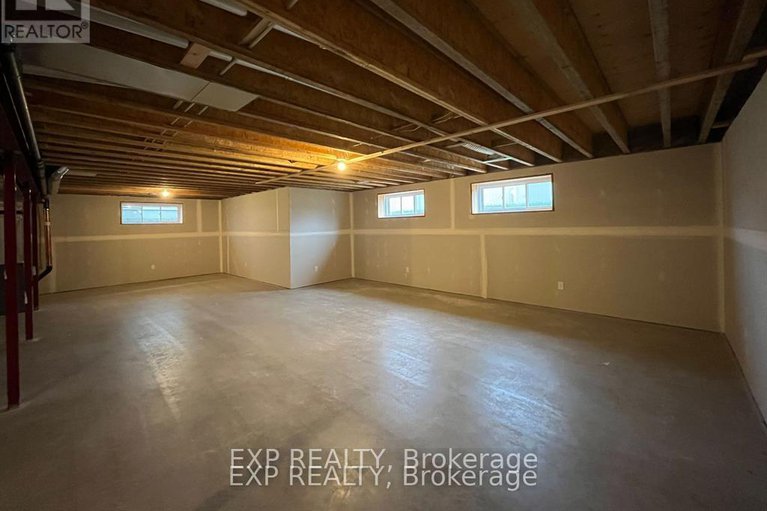 28364468/53-craig-street/village-of-russell/russell/ontario/K4R1A6_13
