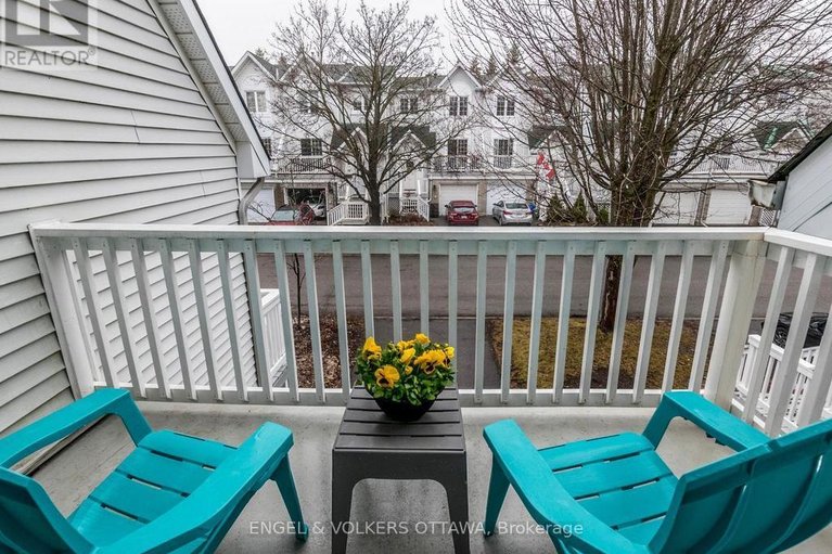 29618485/31-castlegreen-private/hunt-club-parkgreenboro/ottawa/ontario/K1T3N4_11