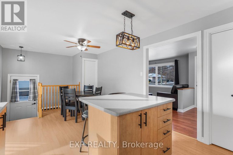 29139748/133-high-street/vankleek-hill/champlain/ontario/K0B1R0_10