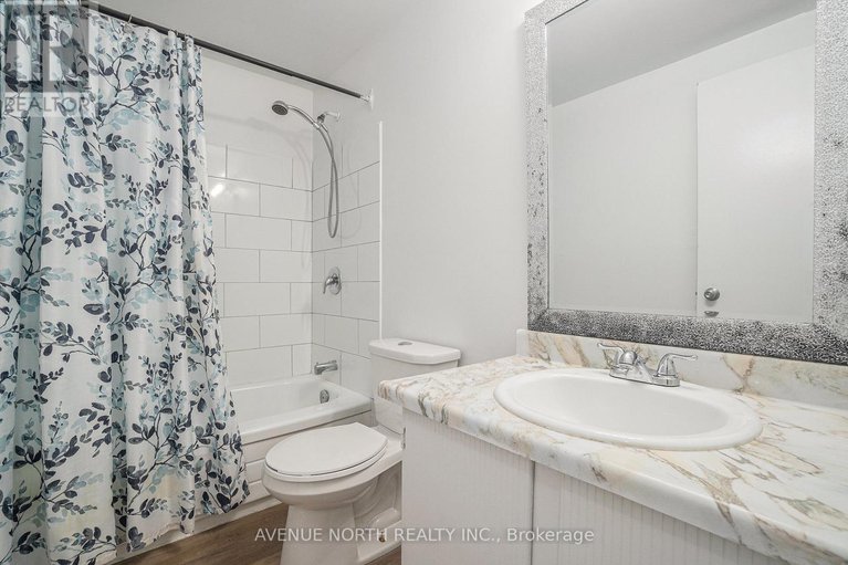 28790025/1747-dondale-st-street/pineview/ottawa/ontario/K1B5H7_19