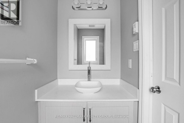 28506947/3b-woodvale-green/craig-henrywoodvale/ottawa/ontario/K2G4G9_16
