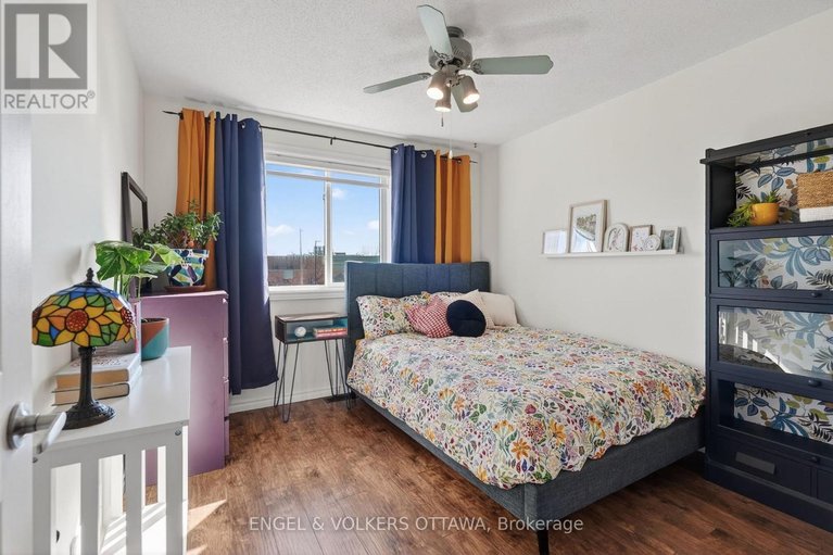 29596735/1499-corsham-avenue/fallingbrookpineridge/ottawa/ontario/K4A3M6_30