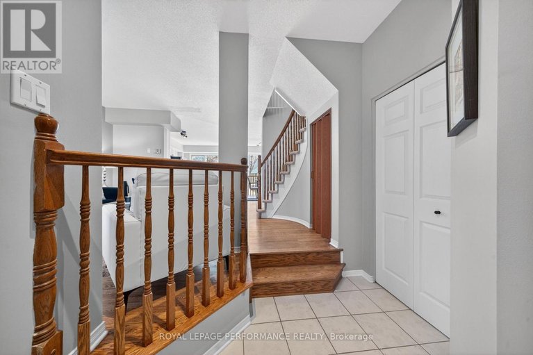 29662790/3835-crowsnest-avenue/quinterra/ottawa/ontario/K1V1K4_3