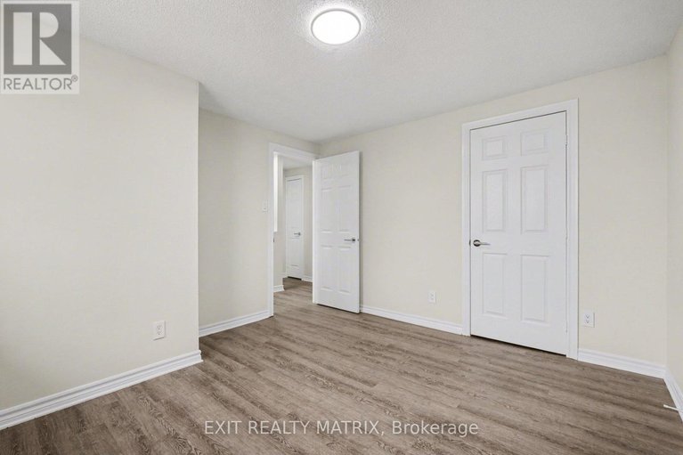 29672750/b-1468-heatherington-road/heron-gateindustrial-park/ottawa/ontario/K1V6S1_17