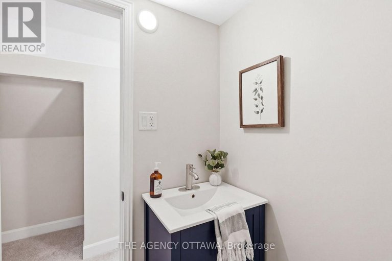 29525644/4667-albion-road-s/blossom-parkkemp-parkfindlay-creek/ottawa/ontario/K1X1A4_17