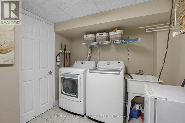 28820218/2347-briar-hill-drive/urbandale-acres/ottawa/ontario/K1H7A7_34